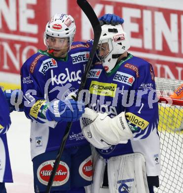 EBEL. Eishockey Bundesliga. EC VSV gegen EC Red Bull Salzburg. John Lammers, Jean Philippe Lamoureux (VSV). Villach, am 9.1.2015.
Foto: Kuess 


---
pressefotos, pressefotografie, kuess, qs, qspictures, sport, bild, bilder, bilddatenbank