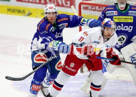 EBEL. Eishockey Bundesliga. EC VSV gegen EC Red Bull Salzburg. Geoff Waugh,  (VSV), Ben Walter (Salzburg). Villach, am 9.1.2015.
Foto: Kuess 


---
pressefotos, pressefotografie, kuess, qs, qspictures, sport, bild, bilder, bilddatenbank