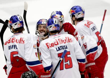 EBEL. Eishockey Bundesliga. EC VSV gegen EC Red Bull Salzburg. Torjubel Manuel Latusa, Thomas Raffl, Matthias Trattnig,  (Salzburg). Villach, am 9.1.2015.
Foto: Kuess 


---
pressefotos, pressefotografie, kuess, qs, qspictures, sport, bild, bilder, bilddatenbank