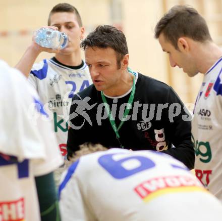 Handball Bundesliga. SC Ferlach gegen Hollabrunn. Trainer Dino Poje (Ferlach). Ferlach, am 10.1.2015.
Foto: Kuess
---
pressefotos, pressefotografie, kuess, qs, qspictures, sport, bild, bilder, bilddatenbank