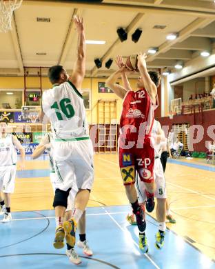 Basketball 2.Bundesliga 2014/15 Grunddurchgang 14.Runde. KOS Celovec gegen Dragons St. Poelten. Jasmin Hercegovac, (KOS), Benjamin Bernleithner (Dragons). Klagenfurt, 10.1.2015.
Foto: Kuess
---
pressefotos, pressefotografie, kuess, qs, qspictures, sport, bild, bilder, bilddatenbank