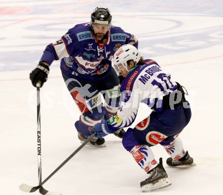 EBEL. Eishockey Bundesliga. EC VSV gegen SAPA Fehervar AV19. Brock McBride,  (VSV), Johan Ejdepalm (Alba Volan). Villach, am 11.1.2015.
Foto: Kuess 


---
pressefotos, pressefotografie, kuess, qs, qspictures, sport, bild, bilder, bilddatenbank