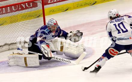 EBEL. Eishockey Bundesliga. EC VSV gegen SAPA Fehervar AV19. Brock McBride,  (VSV), Christian Engstrand (Alba Volan). Villach, am 11.1.2015.
Foto: Kuess 


---
pressefotos, pressefotografie, kuess, qs, qspictures, sport, bild, bilder, bilddatenbank