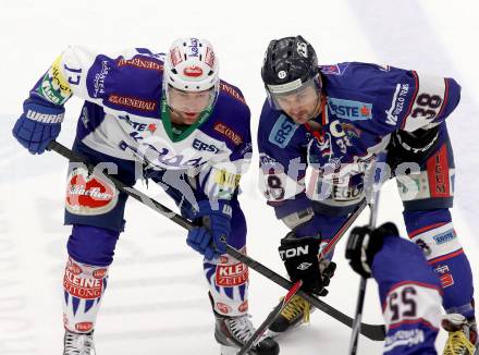 EBEL. Eishockey Bundesliga. EC VSV gegen SAPA Fehervar AV19. John Lammers, (VSV), Frank Banham  (Alba Volan). Villach, am 11.1.2015.
Foto: Kuess 


---
pressefotos, pressefotografie, kuess, qs, qspictures, sport, bild, bilder, bilddatenbank