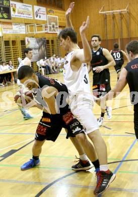 Basketball 2.Bundesliga 2014/15 Grunddurchgang 15.Runde. Radenthein Garnets gegen Mattersburg Rocks. Martin Steiner, (Radenthein), Sebastian Pinterits  (Mattersburg). Radenthein, 18.1.2015.
Foto: Kuess
---
pressefotos, pressefotografie, kuess, qs, qspictures, sport, bild, bilder, bilddatenbank