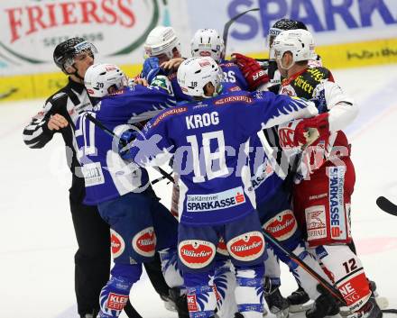 EBEL. Eishockey Bundesliga. EC VSV gegen KAC. Rauferei. Villach, am 18.1.2015.
Foto: Kuess 


---
pressefotos, pressefotografie, kuess, qs, qspictures, sport, bild, bilder, bilddatenbank