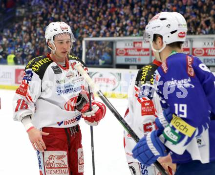 EBEL. Eishockey Bundesliga. EC VSV gegen KAC. Stefan Bacher, (VSV), Patrick Harand  (KAC). Villach, am 18.1.2015.
Foto: Kuess 


---
pressefotos, pressefotografie, kuess, qs, qspictures, sport, bild, bilder, bilddatenbank