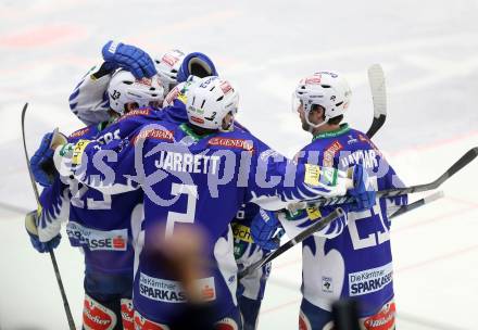 EBEL. Eishockey Bundesliga. EC VSV gegen KAC.  Torjubel John Lammers, Cole Jarrett, Darren Haydar (VSV). Villach, am 18.1.2015.
Foto: Kuess 


---
pressefotos, pressefotografie, kuess, qs, qspictures, sport, bild, bilder, bilddatenbank