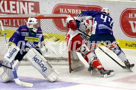 EBEL. Eishockey Bundesliga. EC VSV gegen KAC. Jean Philippe Lamoureux, Geoff Waugh, (VSV),  Jean Francois Jacques  (KAC). Villach, am 18.1.2015.
Foto: Kuess 


---
pressefotos, pressefotografie, kuess, qs, qspictures, sport, bild, bilder, bilddatenbank