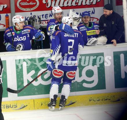 EBEL. Eishockey Bundesliga. EC VSV gegen KAC. Torjubel Cole Jarrett, Adis Alagic (VSV). Villach, am 18.1.2015.
Foto: Kuess 


---
pressefotos, pressefotografie, kuess, qs, qspictures, sport, bild, bilder, bilddatenbank