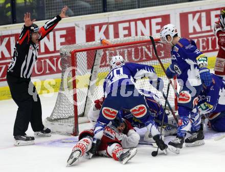 EBEL. Eishockey Bundesliga. EC VSV gegen KAC.  Jean Philippe Lamoureux, Nico Brunner,  (VSV), Luke Pither (KAC). Villach, am 18.1.2015.
Foto: Kuess 


---
pressefotos, pressefotografie, kuess, qs, qspictures, sport, bild, bilder, bilddatenbank