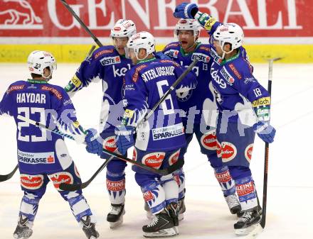 EBEL. Eishockey Bundesliga. EC VSV gegen KAC. Torjubel John Lammers Jason Krog, Gerhard Unterluggauer, Cole Jarrett, Darren Haydar (VSV). Villach, am 18.1.2015.
Foto: Kuess 


---
pressefotos, pressefotografie, kuess, qs, qspictures, sport, bild, bilder, bilddatenbank