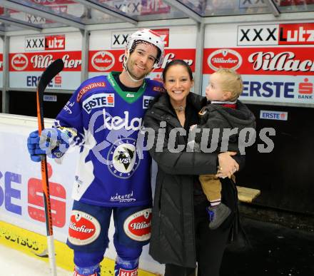 EBEL. Eishockey Bundesliga. EC VSV gegen KAC.  Darren Haydar, Sara, Sohn Liam Joseph  (VSV). Villach, am 18.1.2015.
Foto: Kuess 


---
pressefotos, pressefotografie, kuess, qs, qspictures, sport, bild, bilder, bilddatenbank