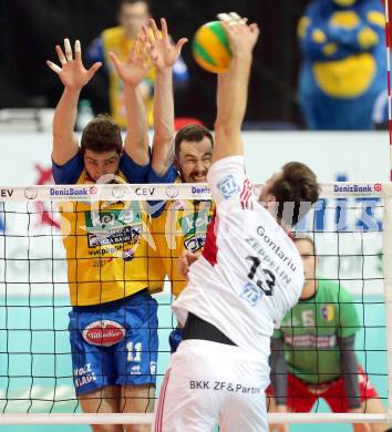 Volleyball. Champions League. SK Posojilnica Aich/Dob gegen VfB Friedrichshafen. Danijel Koncilja, Stephen Anthony Nash (Aich/Dob). Klagenfurt, 21.1.2015.
Foto: Kuess
---
pressefotos, pressefotografie, kuess, qs, qspictures, sport, bild, bilder, bilddatenbank