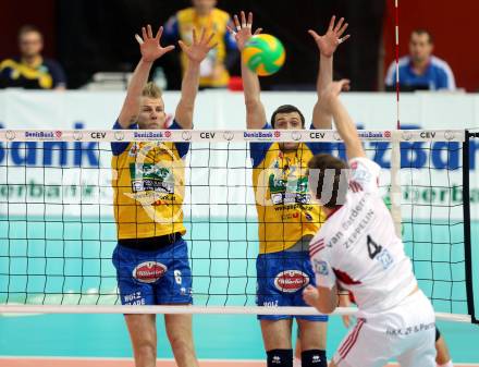 Volleyball. Champions League. SK Posojilnica Aich/Dob gegen VfB Friedrichshafen. Peter Wohlfahrtstaetter, Simeonov Alexander (Aich/Dob). Klagenfurt, 21.1.2015.
Foto: Kuess
---
pressefotos, pressefotografie, kuess, qs, qspictures, sport, bild, bilder, bilddatenbank