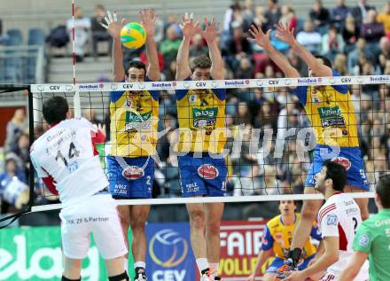 Volleyball. Champions League. SK Posojilnica Aich/Dob gegen VfB Friedrichshafen. Daniel Rocamora Blazquez, Danijel Koncilja, Andrej Grut (Aich/Dob). Klagenfurt, 21.1.2015.
Foto: Kuess
---
pressefotos, pressefotografie, kuess, qs, qspictures, sport, bild, bilder, bilddatenbank