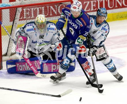 EBEL. Eishockey Bundesliga. EC VSV gegen EHC Liwest Black Wings Linz.  Patrick Platzer,  (VSV), Thomas Dechel, Erik Kirchschlaeger (Linz). Villach, am 22.1.2015.
Foto: Kuess 


---
pressefotos, pressefotografie, kuess, qs, qspictures, sport, bild, bilder, bilddatenbank