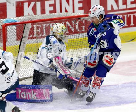 EBEL. Eishockey Bundesliga. EC VSV gegen EHC Liwest Black Wings Linz.  Jason Krog,  (VSV), Thomas Dechel (Linz). Villach, am 22.1.2015.
Foto: Kuess 


---
pressefotos, pressefotografie, kuess, qs, qspictures, sport, bild, bilder, bilddatenbank