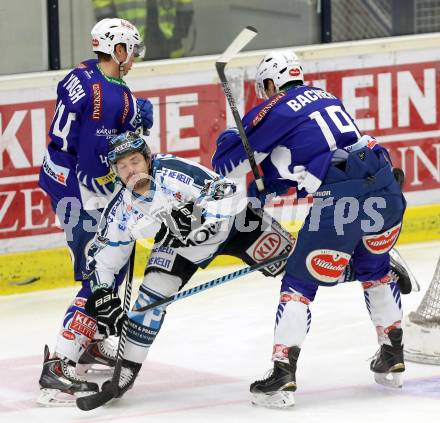 EBEL. Eishockey Bundesliga. EC VSV gegen EHC Liwest Black Wings Linz.  Geoff Waugh, Stefan Bacher,  (VSV), Andrew Jacob Kozek (Linz). Villach, am 22.1.2015.
Foto: Kuess 


---
pressefotos, pressefotografie, kuess, qs, qspictures, sport, bild, bilder, bilddatenbank