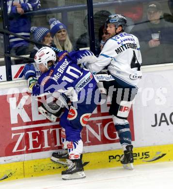 EBEL. Eishockey Bundesliga. EC VSV gegen EHC Liwest Black Wings Linz.  Brock McBride, (VSV),  Daniel Mitterdorfer (Linz). Villach, am 22.1.2015.
Foto: Kuess 


---
pressefotos, pressefotografie, kuess, qs, qspictures, sport, bild, bilder, bilddatenbank