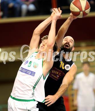 Basketball 2.Bundesliga 2014/15 Grunddurchgang 16.Runde. KOS Celovec gegen Woerthersee Piraten. Andi Smrtnik,  (KOS Celovec), Joachim Buggelsheim (Woerthersee Piraten). Klagenfurt, 24.1.2015.
Foto: Kuess
---
pressefotos, pressefotografie, kuess, qs, qspictures, sport, bild, bilder, bilddatenbank