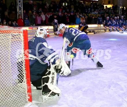 EBEL. Eishockey Bundesliga. Showtraining VSV. Jean Philippe Lamoureux, Marius Goehringer. Villach, am 6.2.2015.
Foto: Kuess
---
pressefotos, pressefotografie, kuess, qs, qspictures, sport, bild, bilder, bilddatenbank