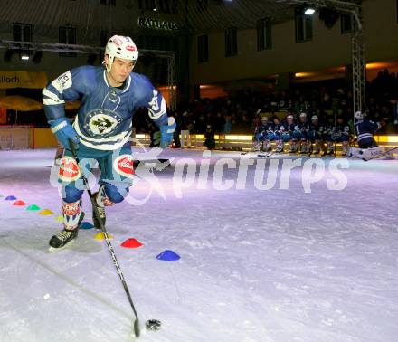 EBEL. Eishockey Bundesliga. Showtraining VSV. Ruslan Gelfanov. Villach, am 6.2.2015.
Foto: Kuess
---
pressefotos, pressefotografie, kuess, qs, qspictures, sport, bild, bilder, bilddatenbank