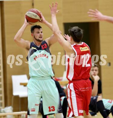 Basketball 2.Bundesliga 2014/15 Grunddurchgang 18.Runde. Villach Raiders gegen St. Poelten Dragons. Andreas Napokoj, (Villach),  Benjamin Bernleithner (St. Poelten). Klagenfurt, 7.2.2015.
Foto: Kuess
---
pressefotos, pressefotografie, kuess, qs, qspictures, sport, bild, bilder, bilddatenbank