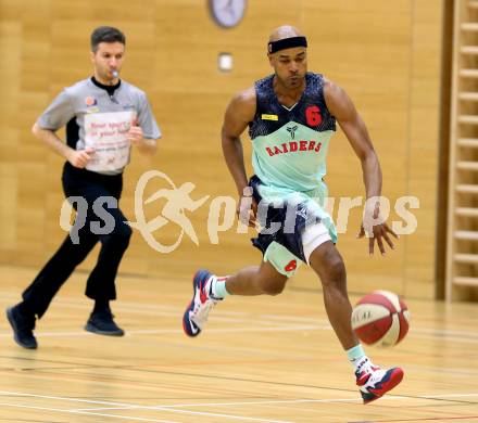 Basketball 2.Bundesliga 2014/15 Grunddurchgang 18.Runde. Villach Raiders gegen St. Poelten Dragons. Marrkus Gregory Carr (Villach). Klagenfurt, 7.2.2015.
Foto: Kuess
---
pressefotos, pressefotografie, kuess, qs, qspictures, sport, bild, bilder, bilddatenbank