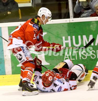 EBEL. Eishockey Bundesliga. KAC gegen HC TWK Innsbruck. Oliver Setzinger,  (KAC), Marcus Olsson (Innsbruck). Klagenfurt, am 10.2.2015.
Foto: Kuess 

---
pressefotos, pressefotografie, kuess, qs, qspictures, sport, bild, bilder, bilddatenbank