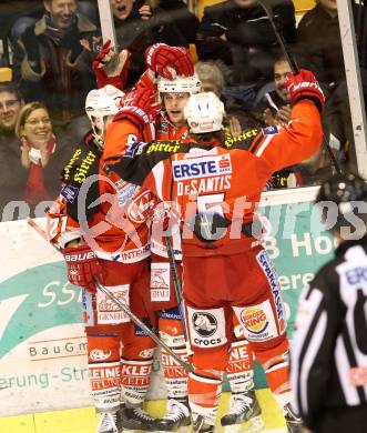 EBEL. Eishockey Bundesliga. KAC gegen HC TWK Innsbruck. Torjubel Luke Pither, Manuel Geier, Jason DeSantis (KAC). Klagenfurt, am 10.2.2015.
Foto: Kuess 

---
pressefotos, pressefotografie, kuess, qs, qspictures, sport, bild, bilder, bilddatenbank