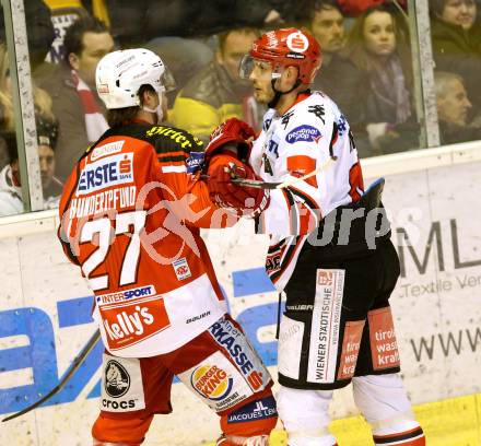 EBEL. Eishockey Bundesliga. KAC gegen HC TWK Innsbruck. Thomas Hundertpfund,  (KAC),  Kris Beech (Innsbruck). Klagenfurt, am 10.2.2015.
Foto: Kuess 

---
pressefotos, pressefotografie, kuess, qs, qspictures, sport, bild, bilder, bilddatenbank