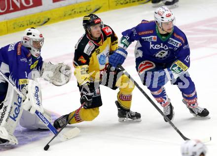 EBEL. Eishockey Bundesliga. EC VSV gegen UPC Vienna Capitals. Jean Philippe Lamoureux, Stefan Bacher, (VSV),  Julian Grosslechner  (Caps). Villach, am 10.2.2015.
Foto: Kuess 


---
pressefotos, pressefotografie, kuess, qs, qspictures, sport, bild, bilder, bilddatenbank