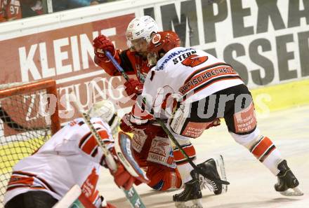 EBEL. Eishockey Bundesliga. KAC gegen HC TWK Innsbruck. Thomas Koch,  (KAC), Florian Stern (Innsbruck). Klagenfurt, am 10.2.2015.
Foto: Kuess 

---
pressefotos, pressefotografie, kuess, qs, qspictures, sport, bild, bilder, bilddatenbank