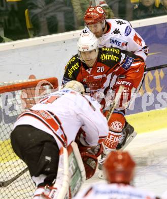 EBEL. Eishockey Bundesliga. KAC gegen HC TWK Innsbruck. Marcel Rodman,  (KAC),  Adam Munro (Innsbruck). Klagenfurt, am 10.2.2015.
Foto: Kuess 

---
pressefotos, pressefotografie, kuess, qs, qspictures, sport, bild, bilder, bilddatenbank