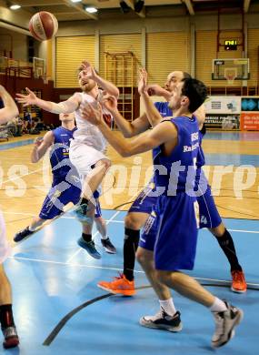 Basketball 2.Bundesliga 2014/15 Grunddurchgang 19.Runde. Woerthersee Piraten gegen Radenthein Garnets. Sebastian Huber,  (Piraten), Vjeran Soldo, Peter Gleissner (Radenthein). Klagenfurt, 14.2.2015.
Foto: Kuess
---
pressefotos, pressefotografie, kuess, qs, qspictures, sport, bild, bilder, bilddatenbank