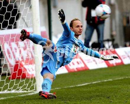 Fussball Bundesliga. RZ Pellets WAC gegen FK Austria Wien. Alexander Kofler haelt einen Elfmeter (WAC). Klagenfiurt, am 15.2.2015.
Foto: Kuess

---
pressefotos, pressefotografie, kuess, qs, qspictures, sport, bild, bilder, bilddatenbank