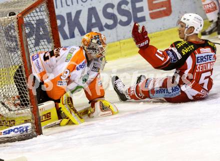 EBEL. Eishockey Bundesliga. KAC gegen Moser Medical Graz 99ers. Oliver Setzinger,  (KAC),Danny Sabourin (Graz). Klagenfurt, am 15.2.2015.
Foto: Kuess 

---
pressefotos, pressefotografie, kuess, qs, qspictures, sport, bild, bilder, bilddatenbank