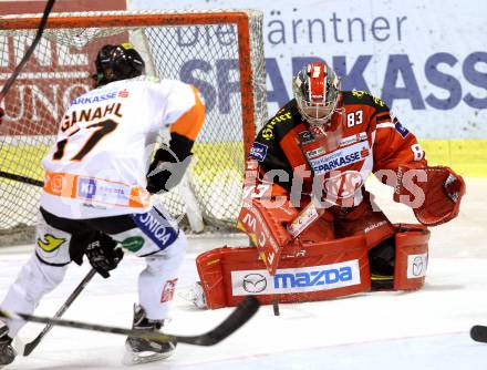 EBEL. Eishockey Bundesliga. KAC gegen Moser Medical Graz 99ers. Pekka Tuokkola,  (KAC), Manuel Ganahl (Graz). Klagenfurt, am 15.2.2015.
Foto: Kuess 

---
pressefotos, pressefotografie, kuess, qs, qspictures, sport, bild, bilder, bilddatenbank