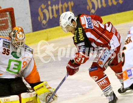 EBEL. Eishockey Bundesliga. KAC gegen Moser Medical Graz 99ers. Manuel Geier,  (KAC), Danny Sabourin (Graz). Klagenfurt, am 15.2.2015.
Foto: Kuess 

---
pressefotos, pressefotografie, kuess, qs, qspictures, sport, bild, bilder, bilddatenbank