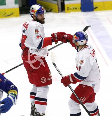 EBEL. Eishockey Bundesliga. EC VSV gegen EC Red Bull Salzburg. Torjubel Zdenek Kutlak, Ryan Duncan (Salzburg). Villach, am 17.2.2015.
Foto: Kuess
---
pressefotos, pressefotografie, kuess, qs, qspictures, sport, bild, bilder, bilddatenbank