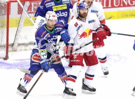 EBEL. Eishockey Bundesliga. EC VSV gegen EC Red Bull Salzburg. David Kreuter (VSV), Troy Milam (Salzburg). Villach, am 17.2.2015.
Foto: Kuess
---
pressefotos, pressefotografie, kuess, qs, qspictures, sport, bild, bilder, bilddatenbank