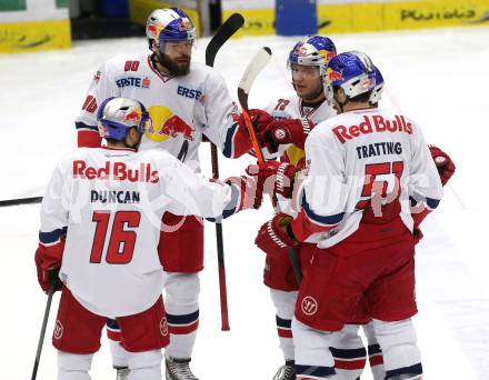 EBEL. Eishockey Bundesliga. EC VSV gegen EC Red Bull Salzburg. Torjubel Zdenek Kutlak, Ryan Duncan, John Hughes, Matthias Trattnig (Salzburg). Villach, am 17.2.2015.
Foto: Kuess
---
pressefotos, pressefotografie, kuess, qs, qspictures, sport, bild, bilder, bilddatenbank