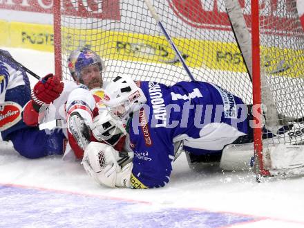 EBEL. Eishockey Bundesliga. EC VSV gegen EC Red Bull Salzburg. Jean Philippe Lamoureux (VSV), Brett Sterling (Salzburg). Villach, am 17.2.2015.
Foto: Kuess
---
pressefotos, pressefotografie, kuess, qs, qspictures, sport, bild, bilder, bilddatenbank