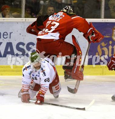 EBEL. Eishockey Bundesliga. KAC gegen HCB Suedtirol. Pekka Tuokkola, (KAC), Justin Keller  (Bozen). Klagenfurt, am 20.2.2015.
Foto: Kuess 

---
pressefotos, pressefotografie, kuess, qs, qspictures, sport, bild, bilder, bilddatenbank