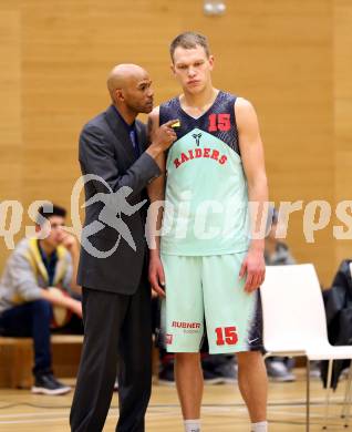 Basketball 2.Bundesliga 2014/15 Grunddurchgang 20.Runde. Raiders Villach gegen BBU Salzburg. Trainer Stacey Nolan, Povilas Gaidys (Villach). Villach, am 21.2.1015.
Foto: Kuess
---
pressefotos, pressefotografie, kuess, qs, qspictures, sport, bild, bilder, bilddatenbank