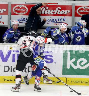 EBEL. Eishockey Bundesliga. EC VSV gegen Orli Znojmo. Brock McBride, (VSV), Ondrej Fiala  (Orli Znojmo). Villach, am 22.2.2015.
Foto: Kuess 


---
pressefotos, pressefotografie, kuess, qs, qspictures, sport, bild, bilder, bilddatenbank