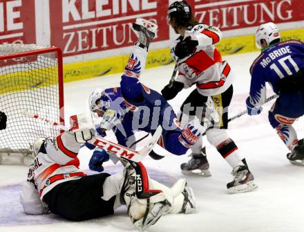 EBEL. Eishockey Bundesliga. EC VSV gegen Orli Znojmo. Benjamin Petrik, (VSV), Patrik Nechvatal  (Orli Znojmo). Villach, am 22.2.2015.
Foto: Kuess 


---
pressefotos, pressefotografie, kuess, qs, qspictures, sport, bild, bilder, bilddatenbank