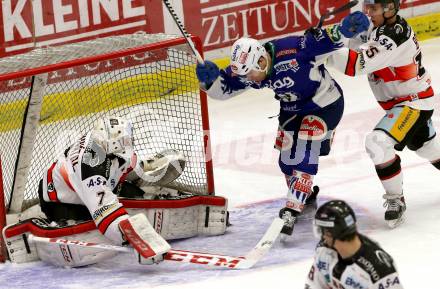 EBEL. Eishockey Bundesliga. EC VSV gegen Orli Znojmo. Brock McBride,  (VSV), Patrik Nechvatal, Antonin Boruta (Orli Znojmo). Villach, am 22.2.2015.
Foto: Kuess 


---
pressefotos, pressefotografie, kuess, qs, qspictures, sport, bild, bilder, bilddatenbank