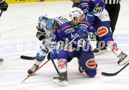 EBEL. Eishockey Bundesliga. EC VSV gegen EHC LIWEST Linz. Jason Krog,  (VSV), Rob Hisey (Linz). Villach, am 26.2.2015.
Foto: Kuess 


---
pressefotos, pressefotografie, kuess, qs, qspictures, sport, bild, bilder, bilddatenbank